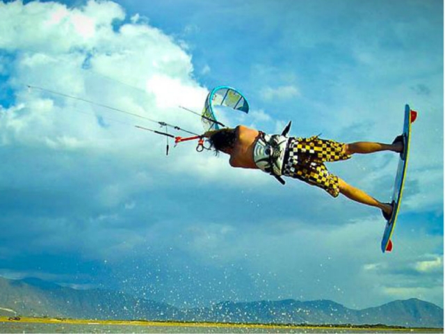  Kiteboarding adventure 